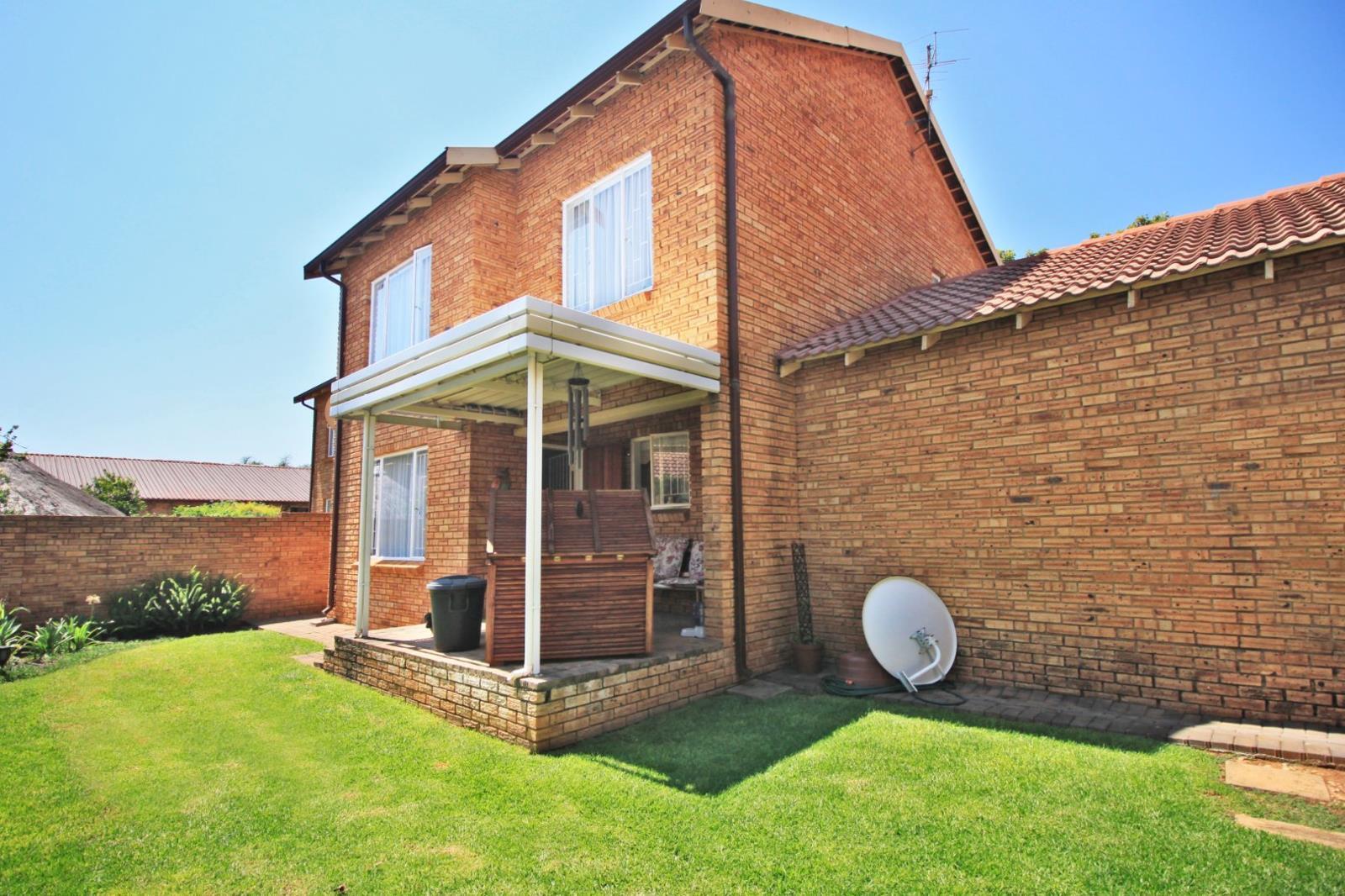 3 Bedroom Duplex in Honeydew Ridge