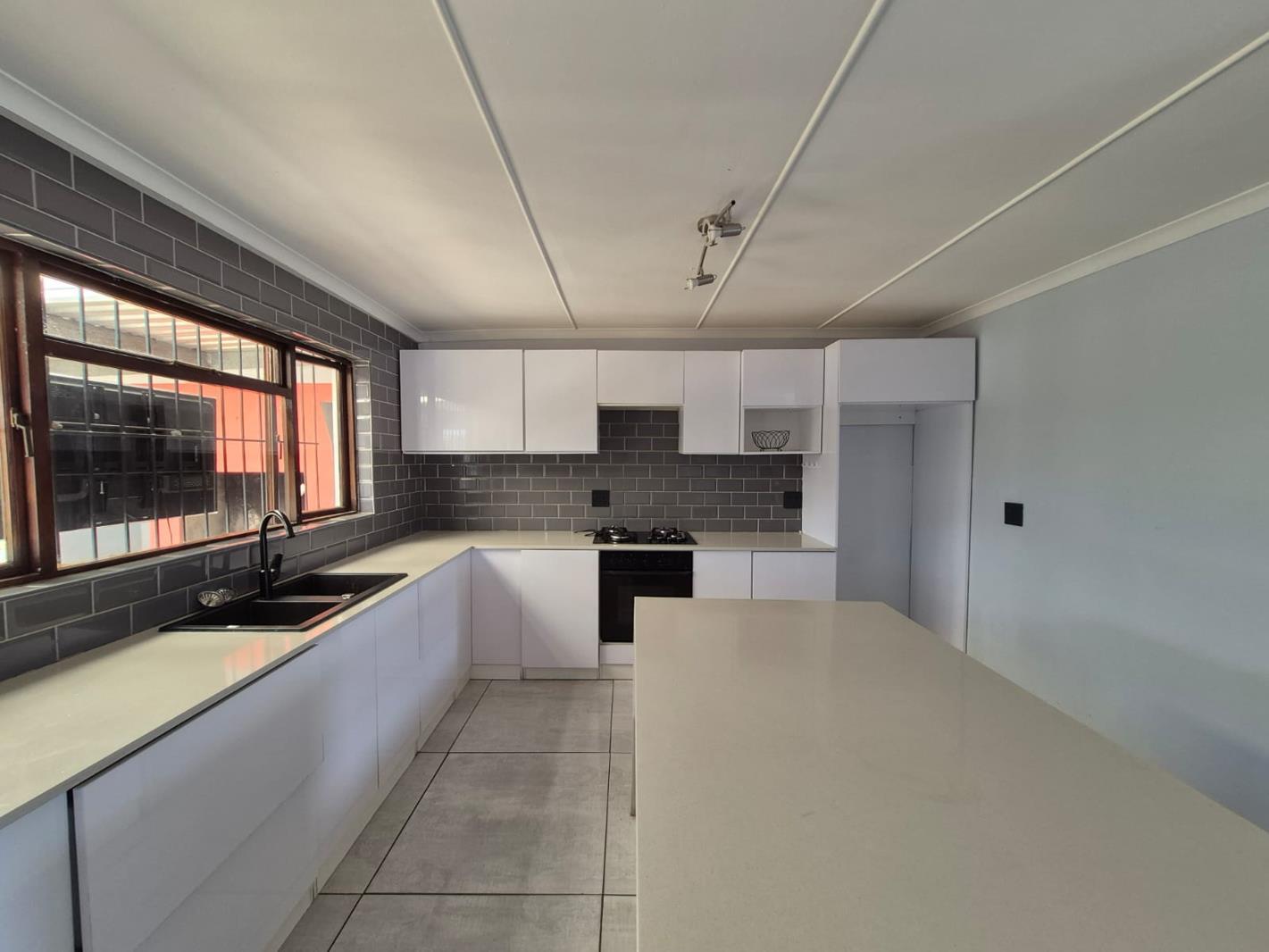 3 Bedroom House in Somerset Park