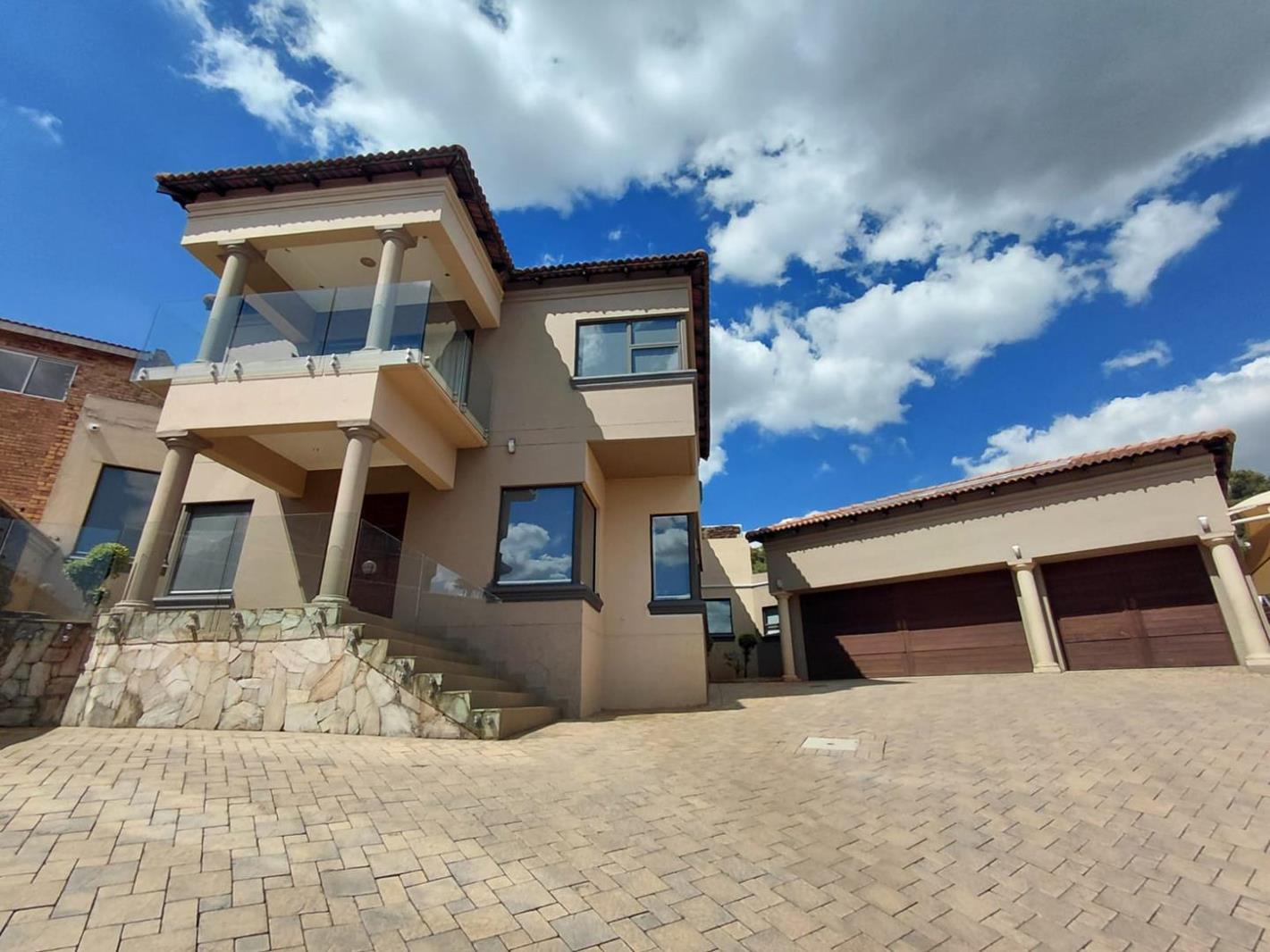 3.5 Bedroom House in Roodekrans