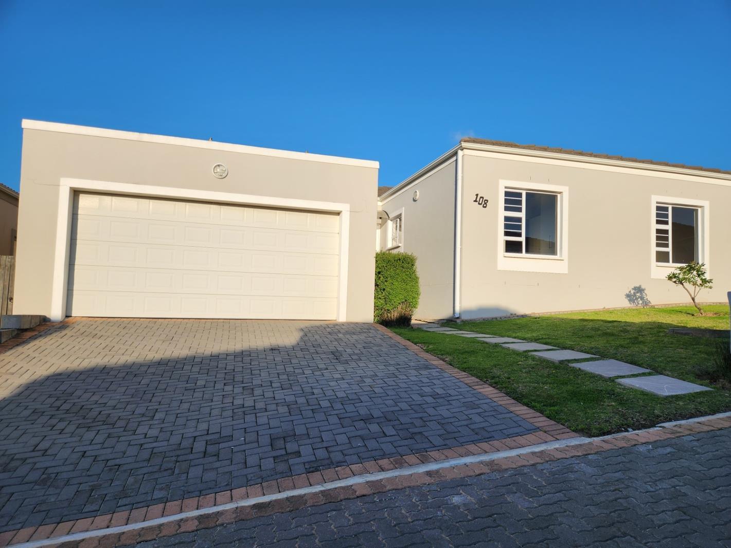 3 Bedroom Townhouse in Westbrook