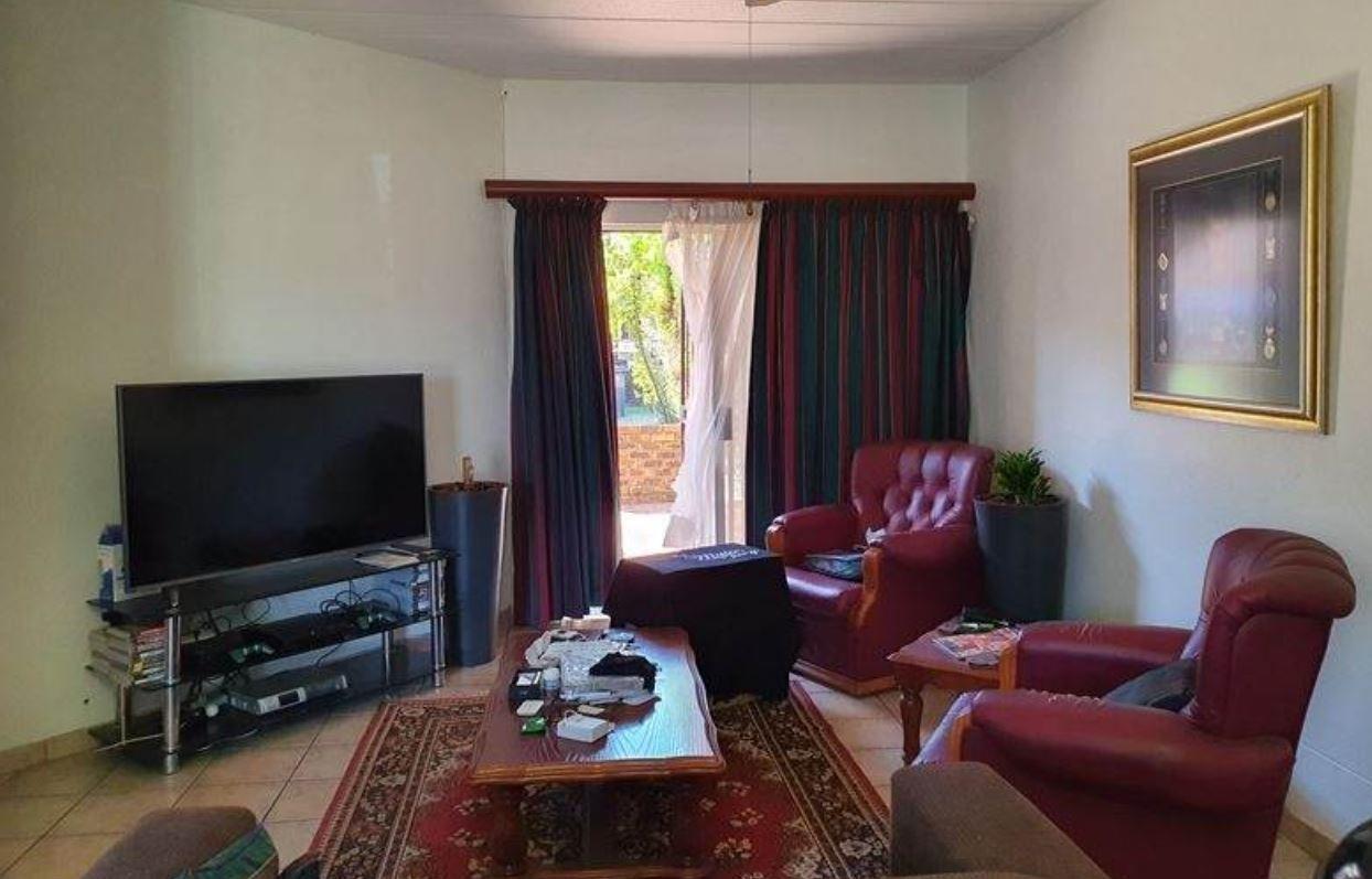2 Bedroom Townhouse in Liefde en Vrede
