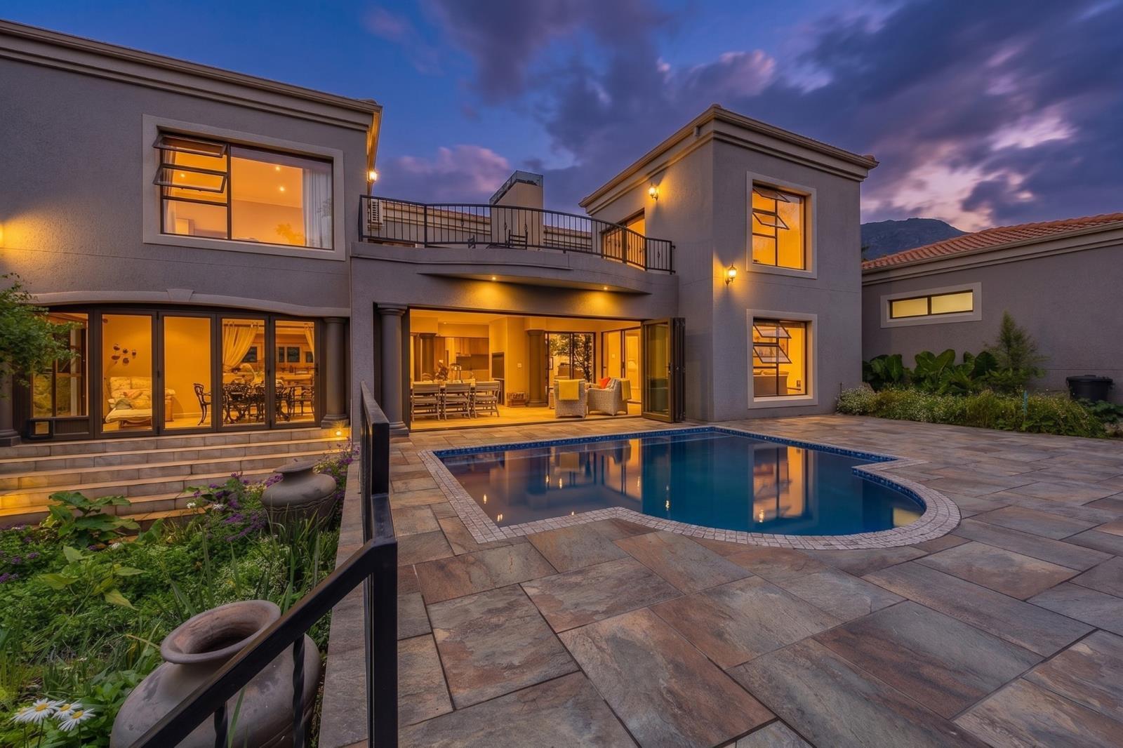 4 Bedroom House in Featherbrooke Estate