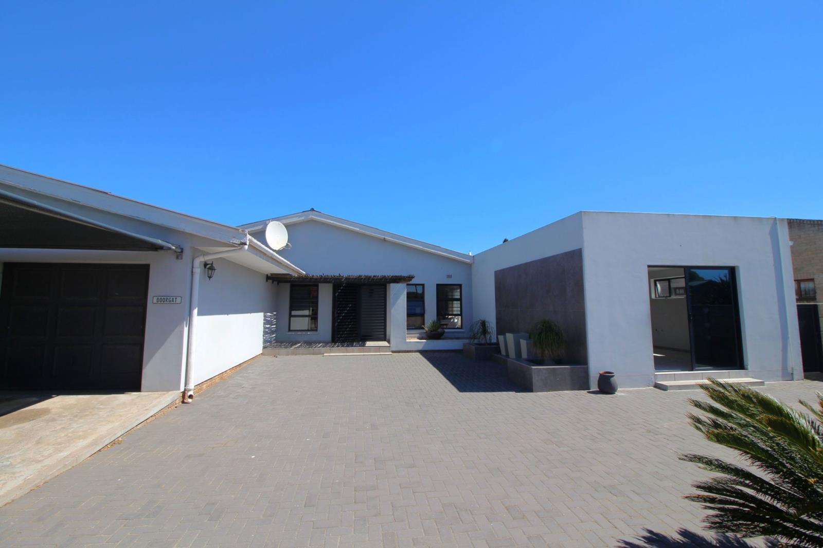4 Bedroom House in Velddrif