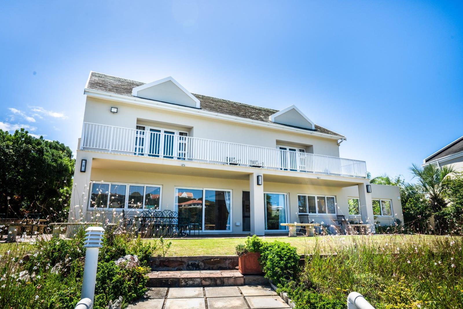 6 Bedroom House in Royal Alfred Marina