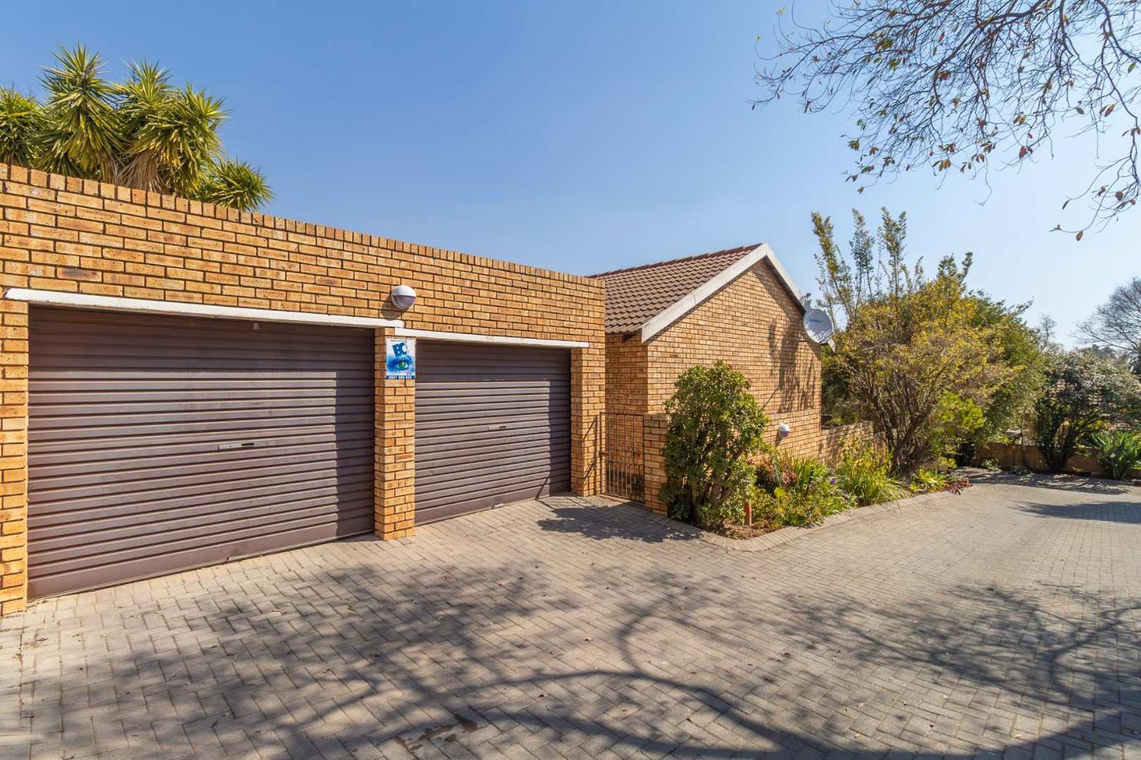 2 Bedroom Townhouse in Wilgeheuwel
