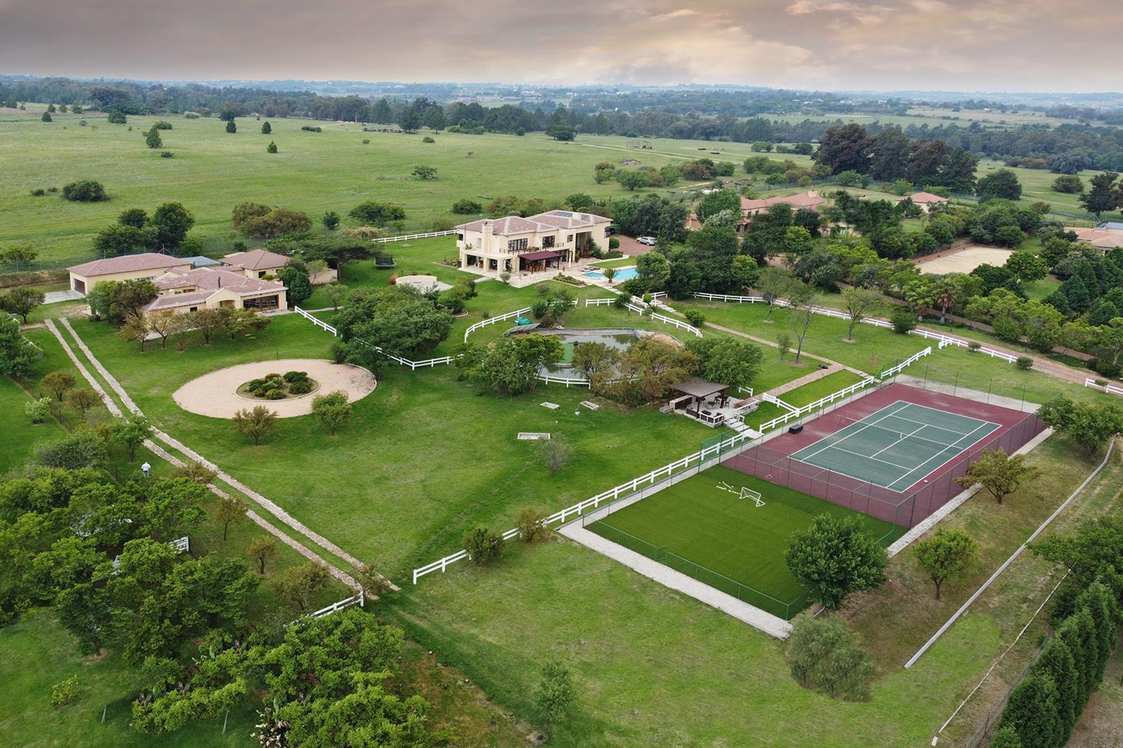 7 Bedroom House in Saddlebrook Estate