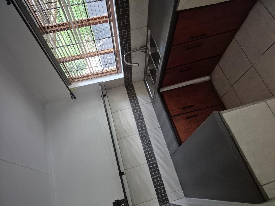 1 Bedroom Garden Cottage in Bramley North