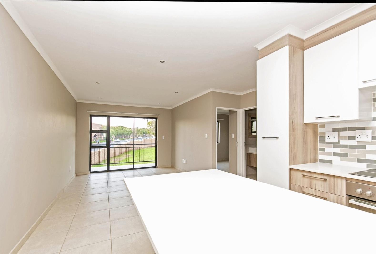 2 Bedroom Apartment in Die Hoewes