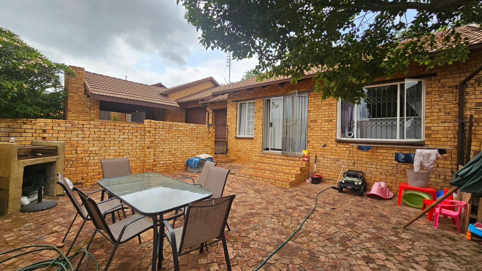 2 Bedroom Townhouse in Safari Gardens