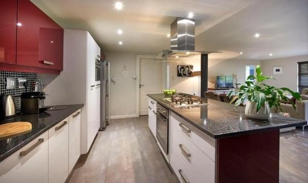 2 Bedroom Apartment in Strathavon