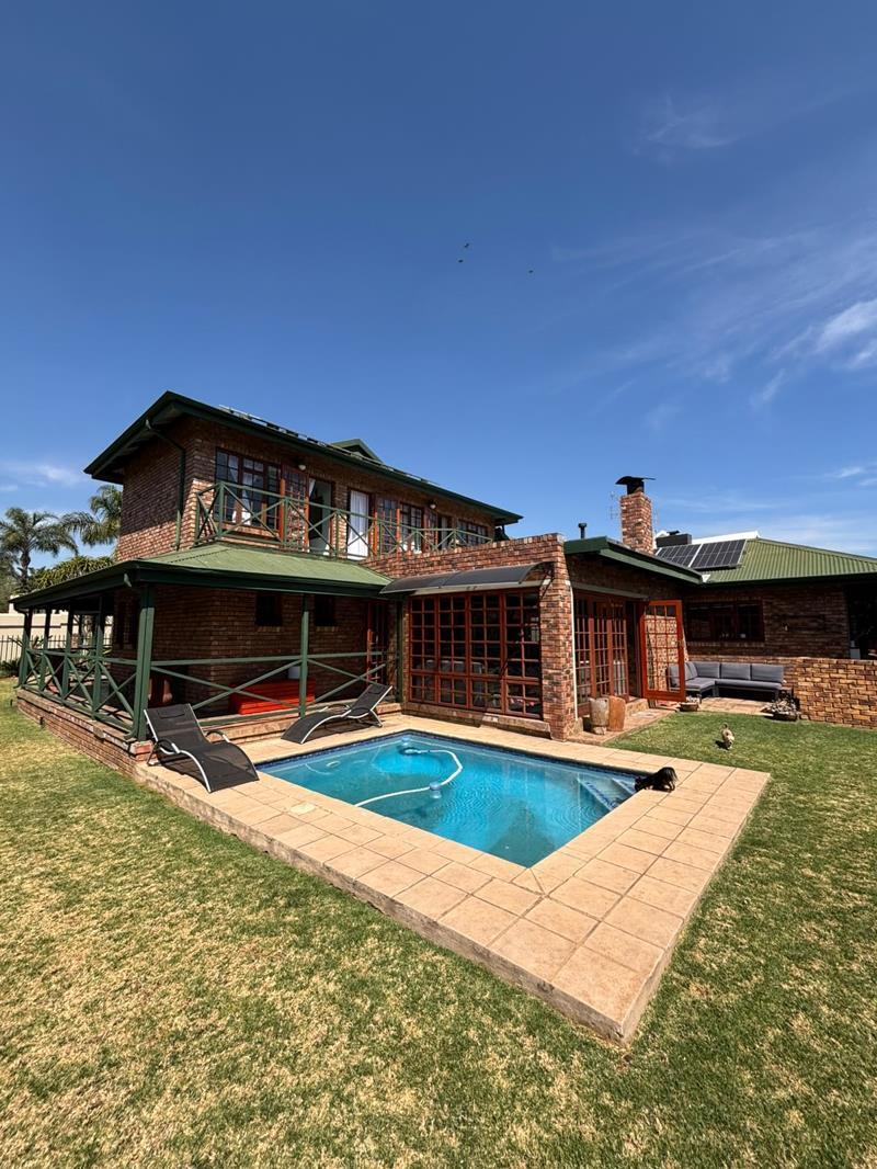 5 Bedroom House in Glen Marais