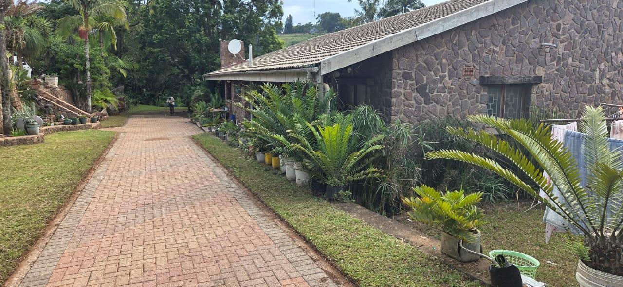 5 Bedroom House in Waterfall
