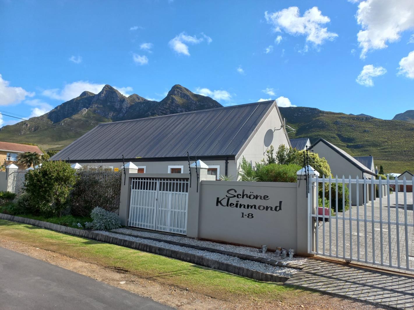 3 Bedroom Cluster in Kleinmond