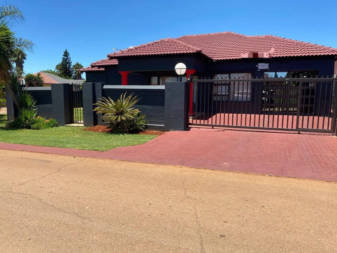 3 Bedroom House in The Orchards