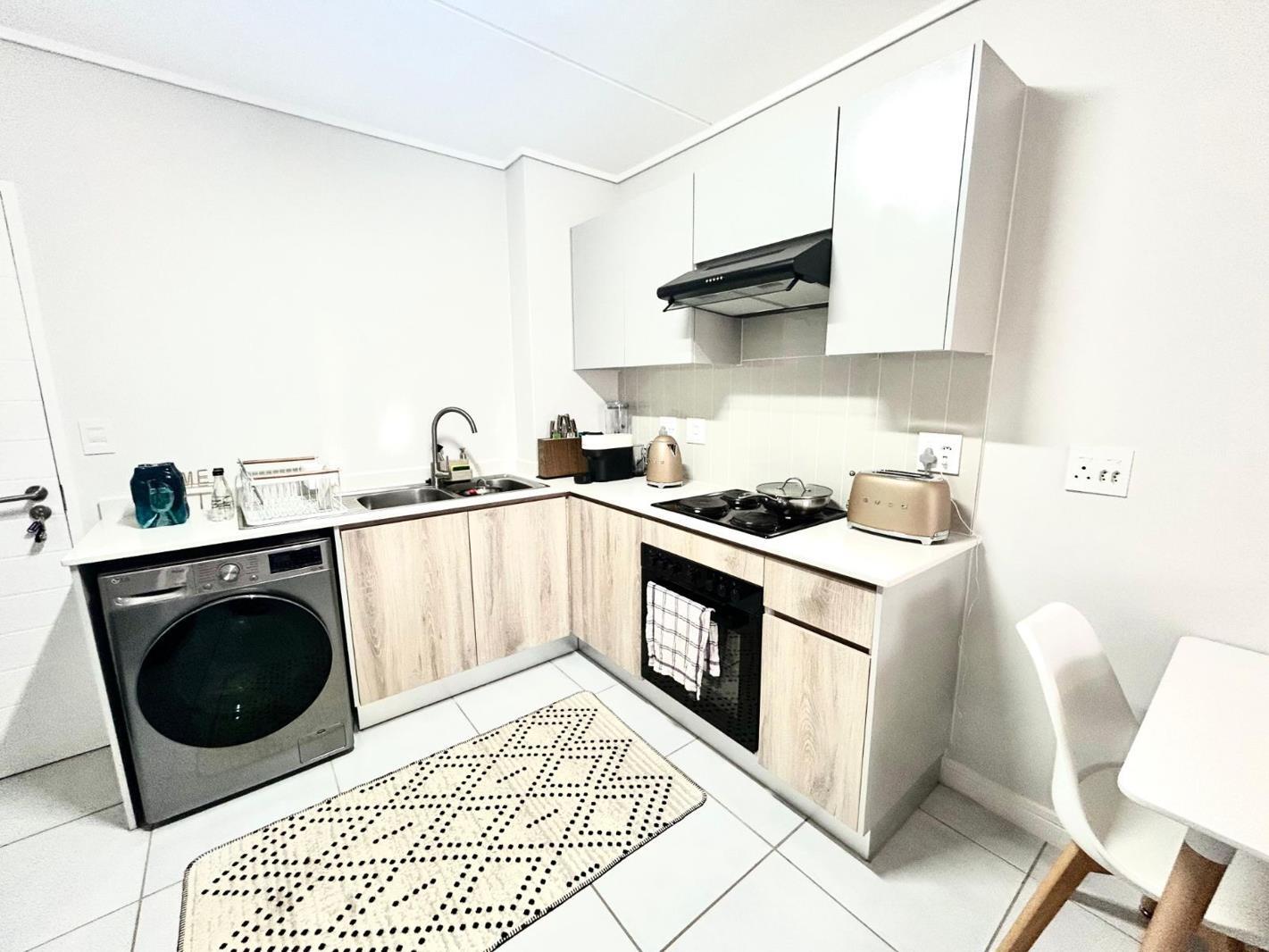 2 Bedroom House in Mooikloof Equestrian Estate
