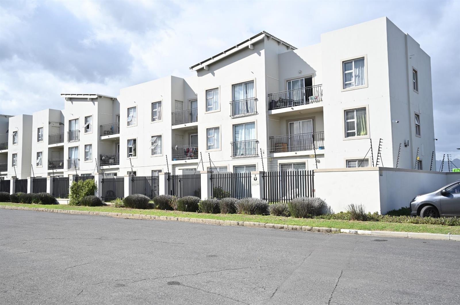 2 Bedroom Apartment in Van Der Stel