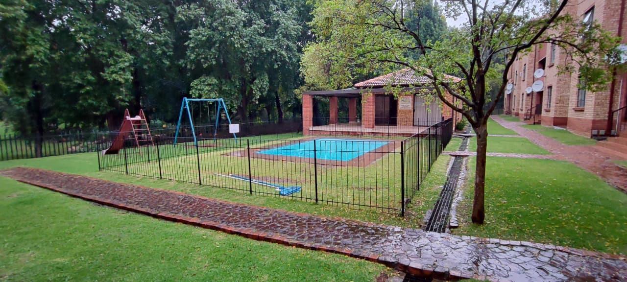 2 Bedroom Apartment in Weltevreden Park