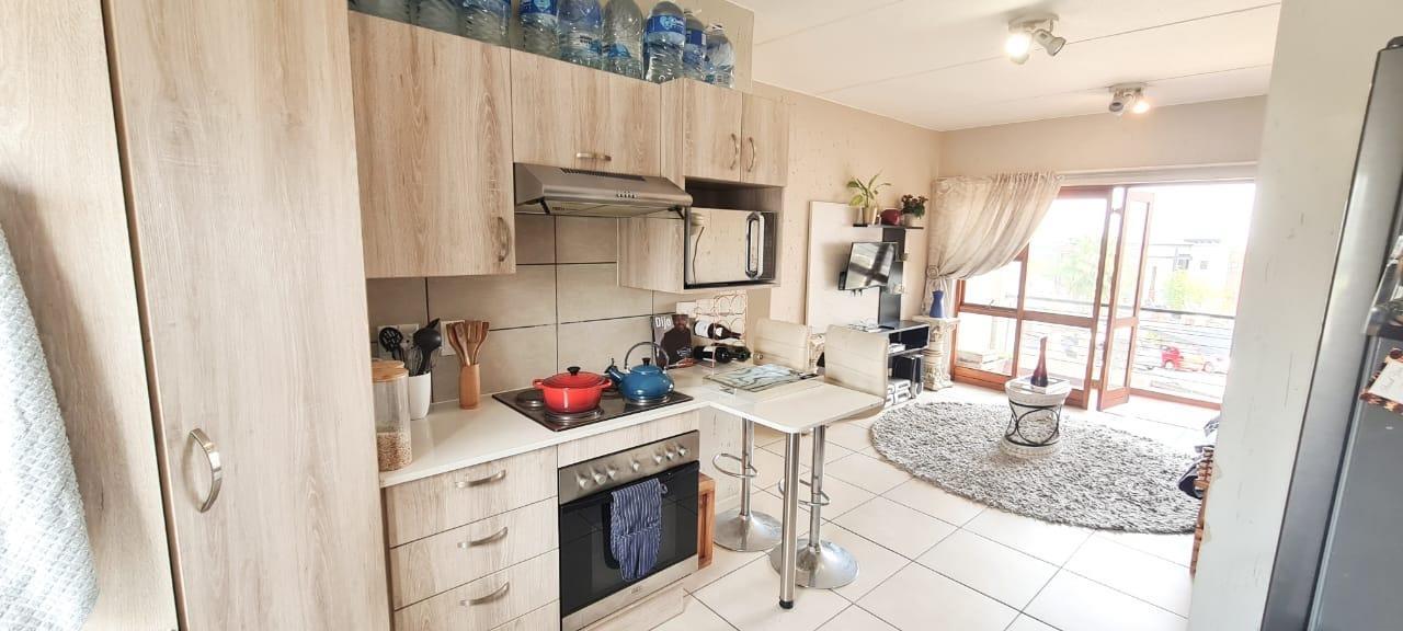 2 Bedroom Apartment in Douglasdale