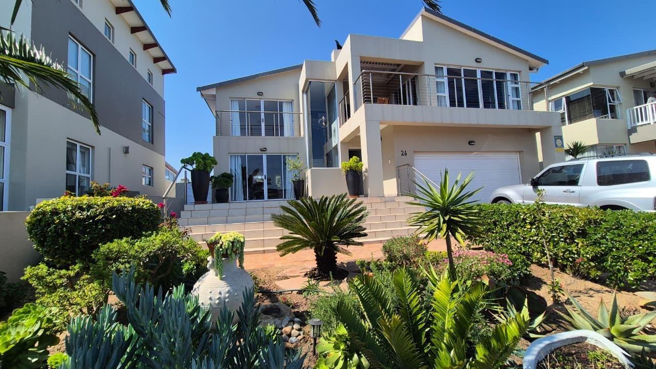 3 Bedroom House in Calypso Beach
