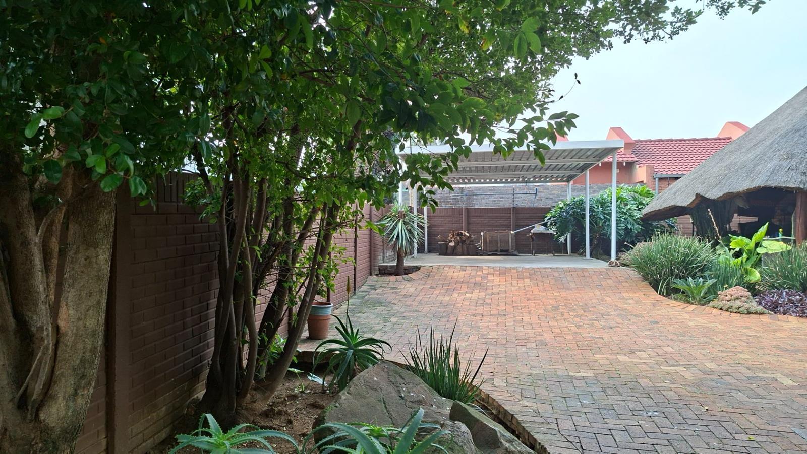 3 Bedroom House in Brackendowns