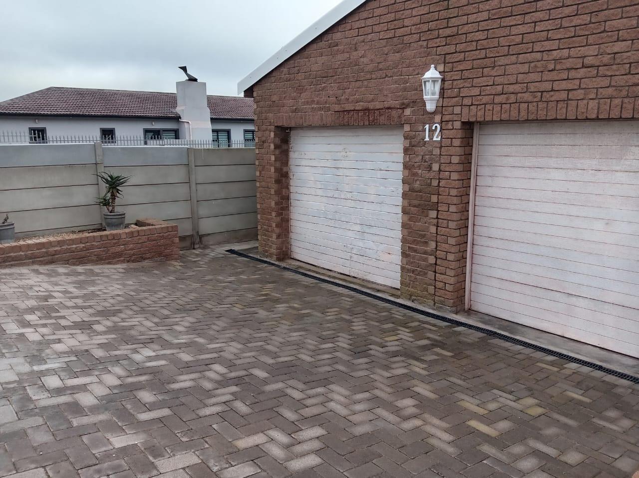 3 Bedroom House in Vredenburg