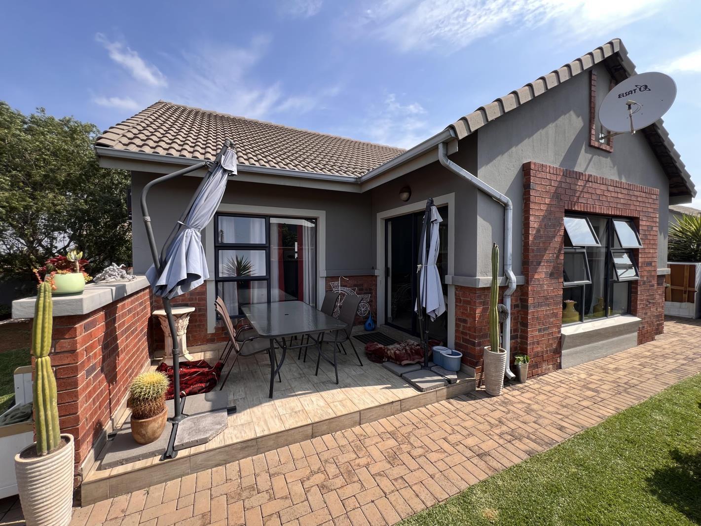 2 Bedroom Townhouse in Meyersdal