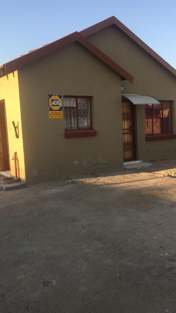 2 Bedroom House in Mahlasedi Park