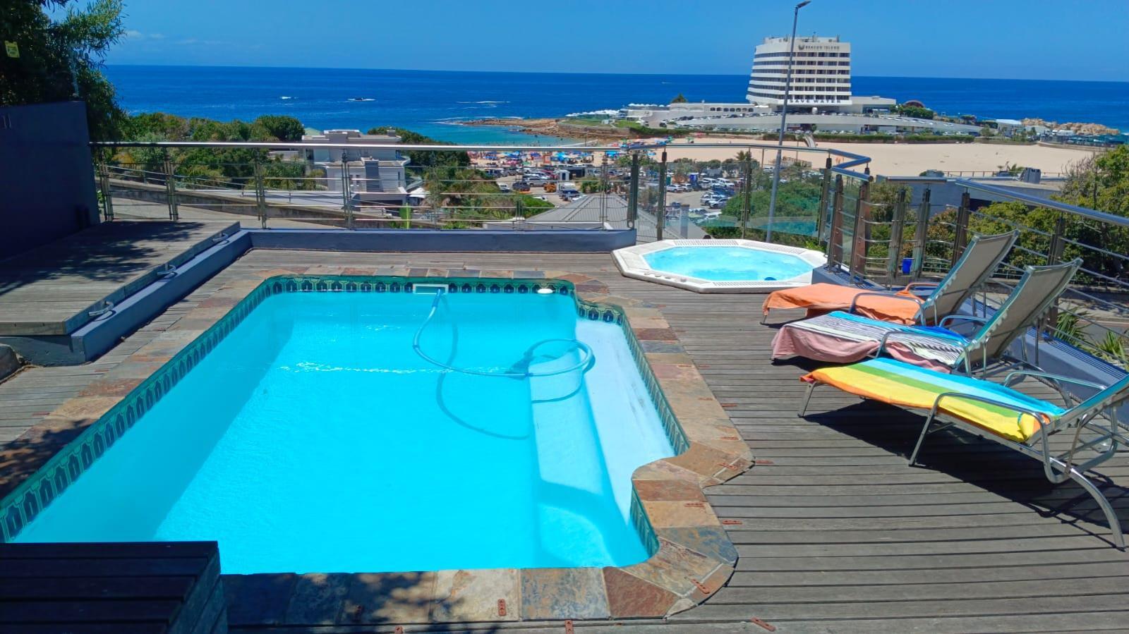 6 Bedroom House in Plettenberg Bay Central