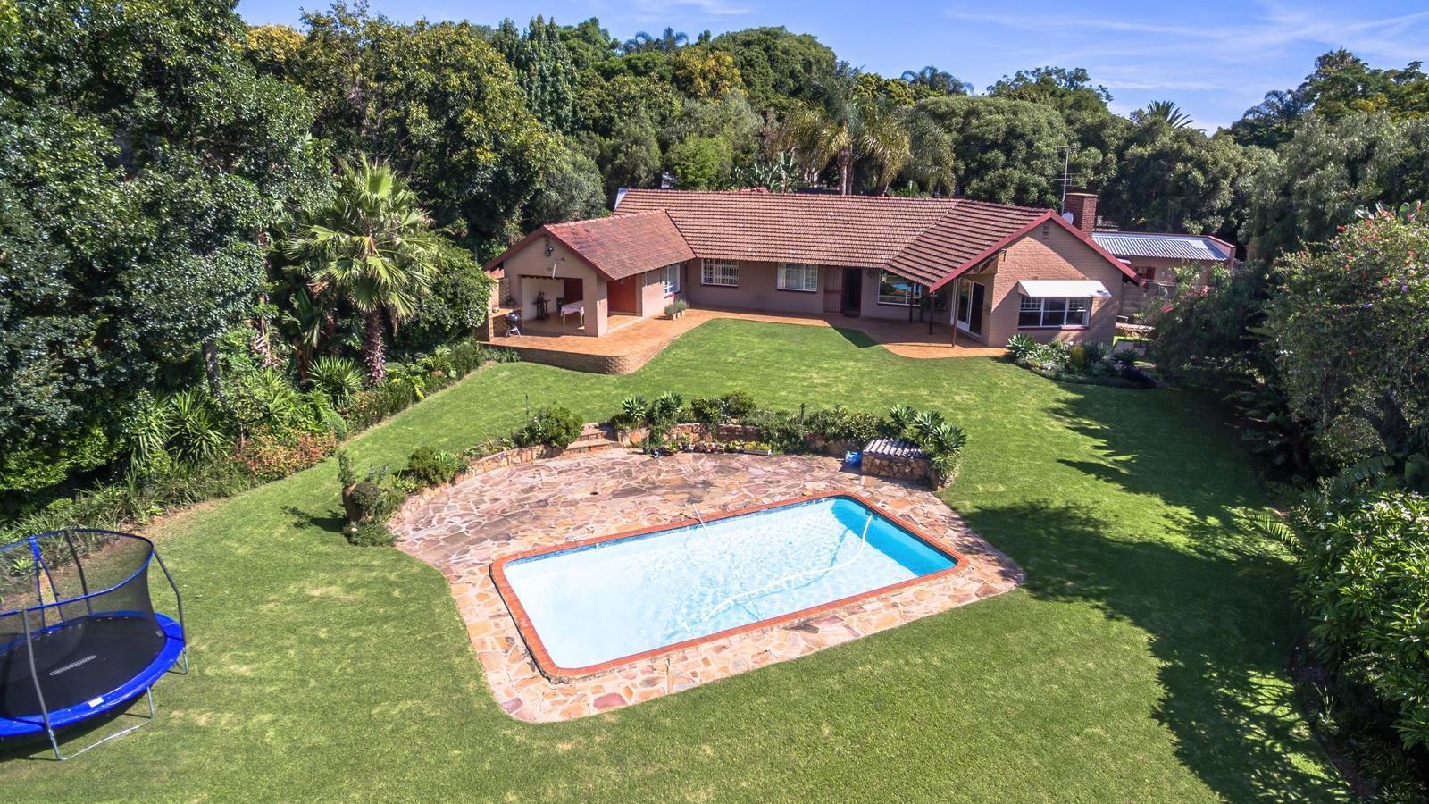 5 Bedroom House in Ferndale