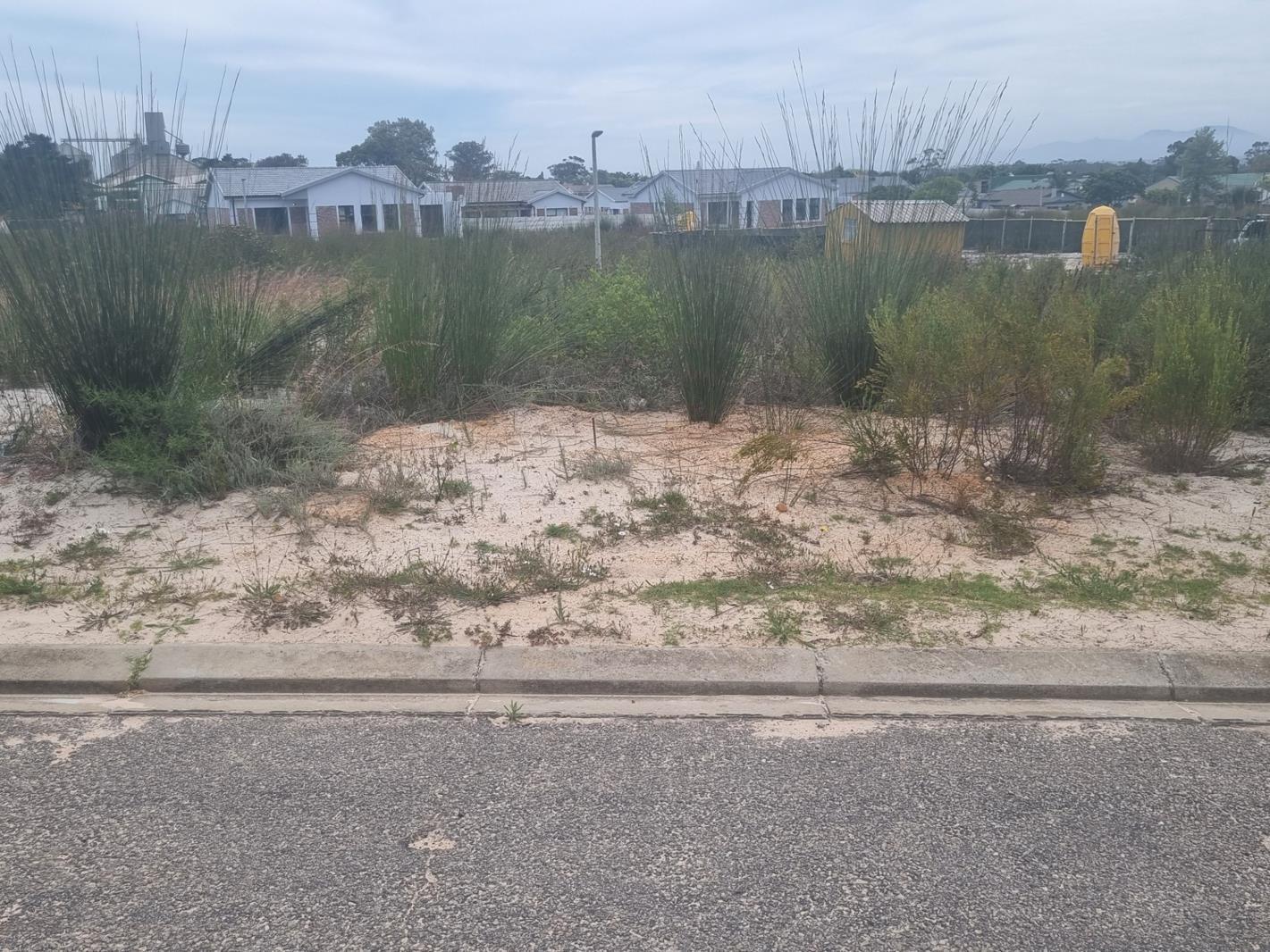 210 m² Land available in Albertinia