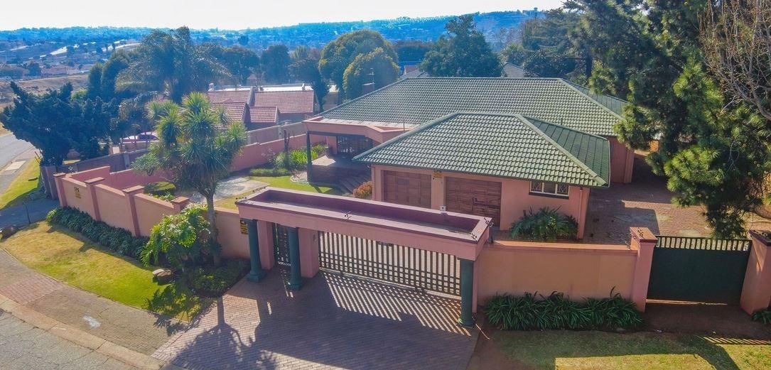 4 Bedroom House in Glenvista