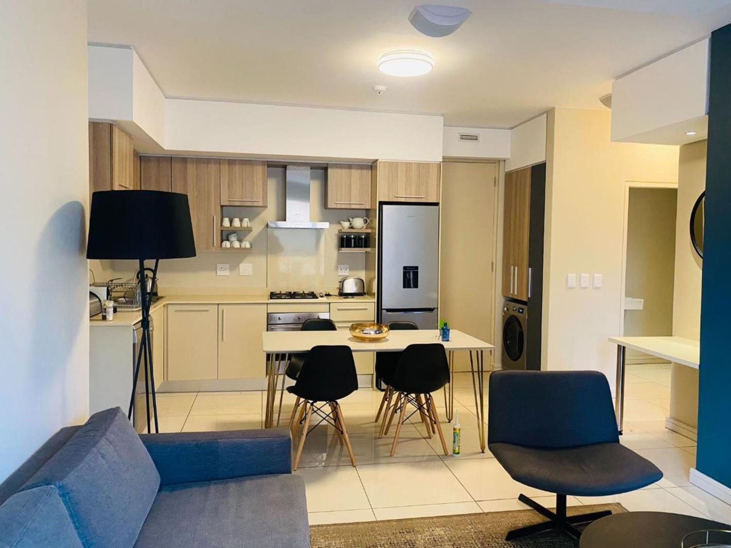 2 Bedroom Apartment in Rosebank