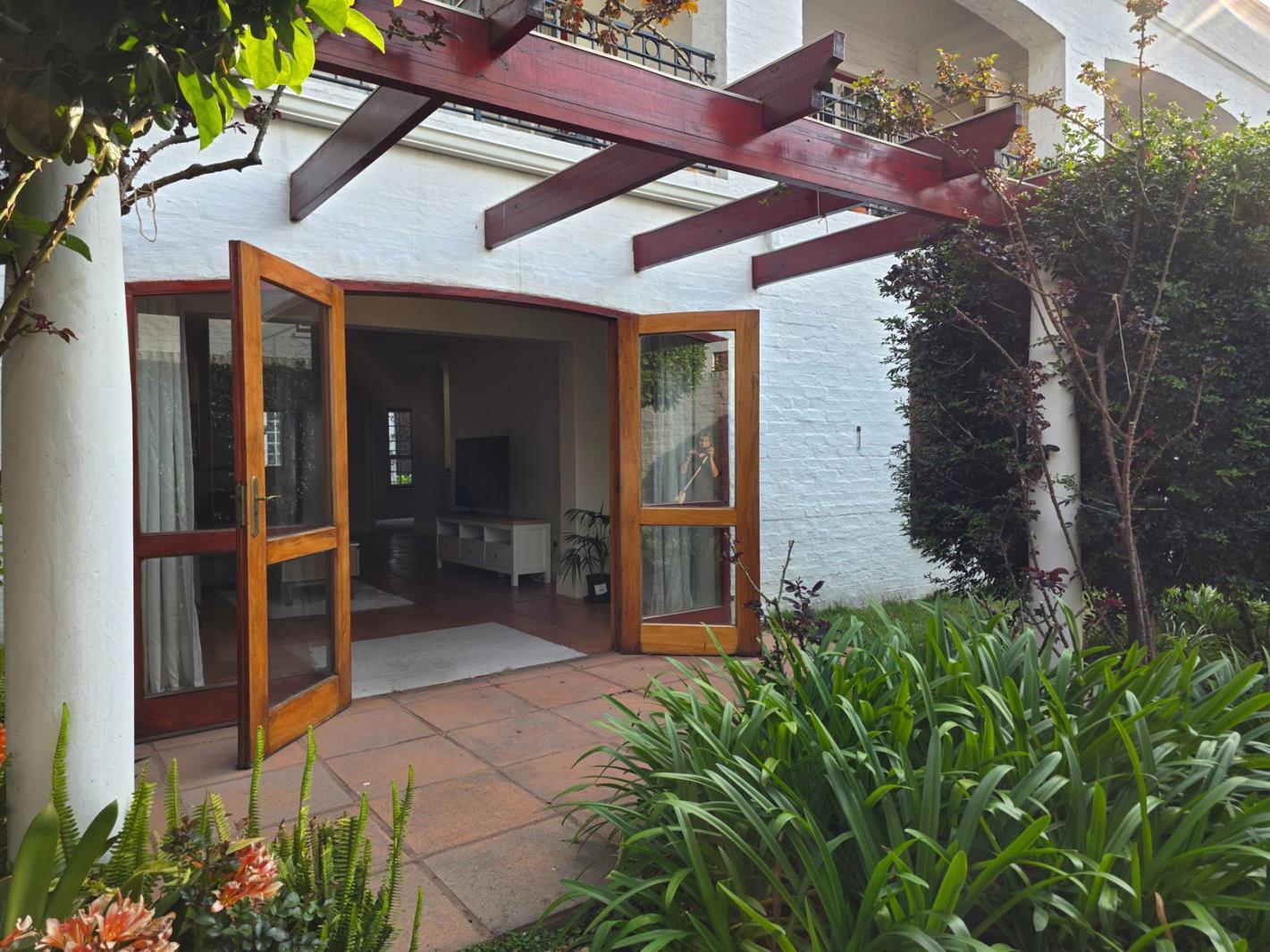 2 Bedroom Apartment in Saxonwold