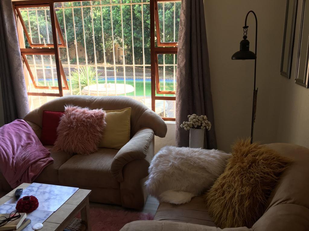 1 Bedroom Garden Cottage in Paulshof