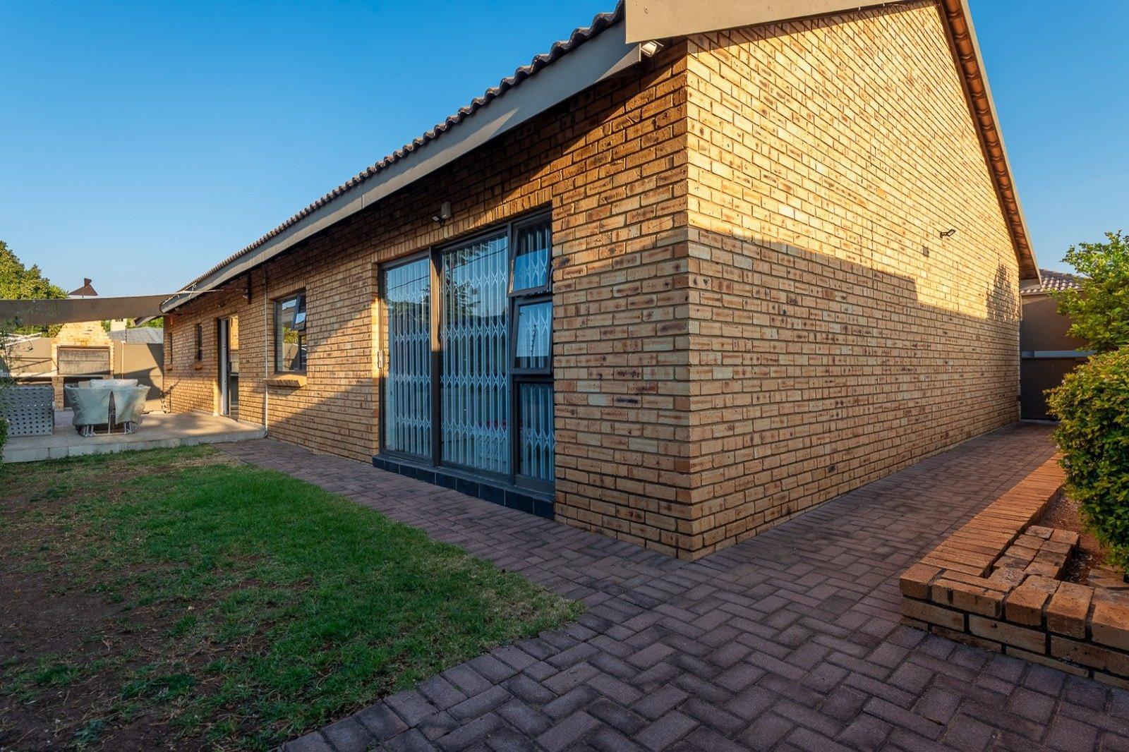 3 Bedroom Townhouse in Raceview