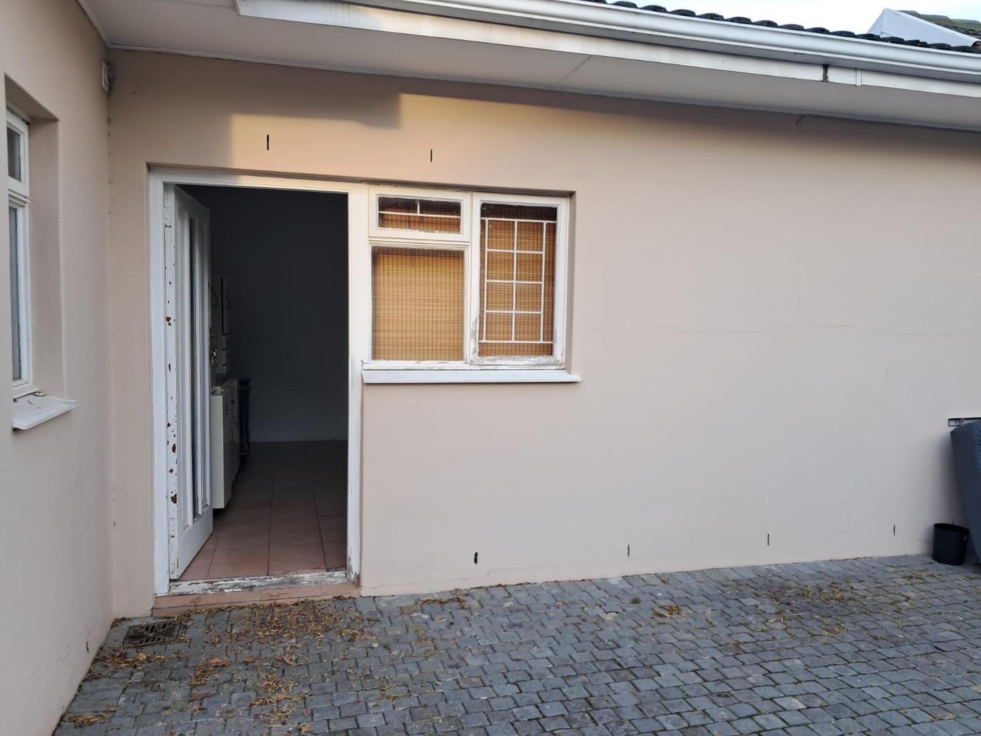1 Bedroom Apartment in Golden Acre