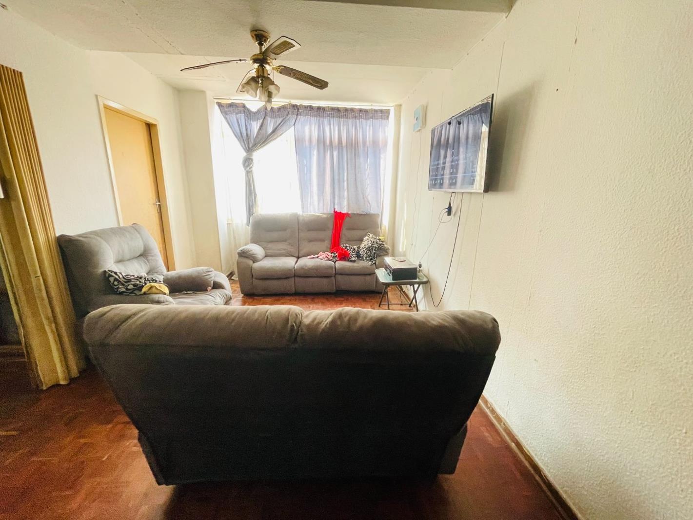 1 Bedroom Apartment in Sunnyside