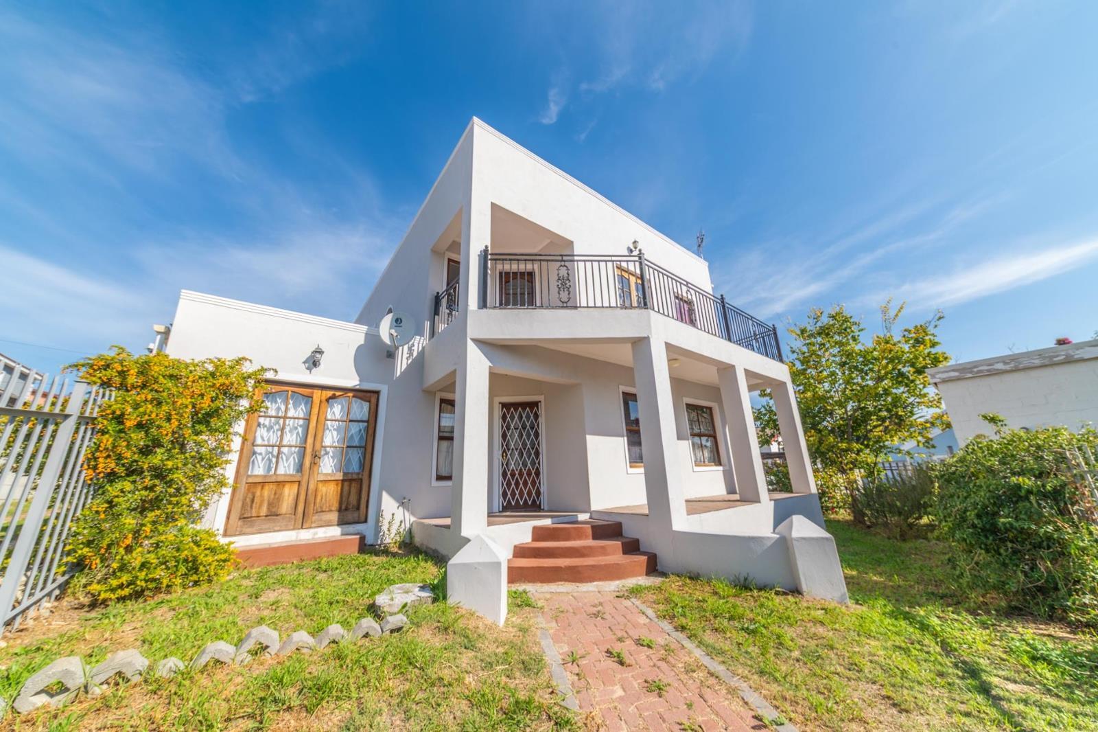 5 Bedroom House in Jamestown