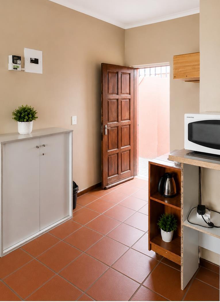 Studio apartment in Westdene
