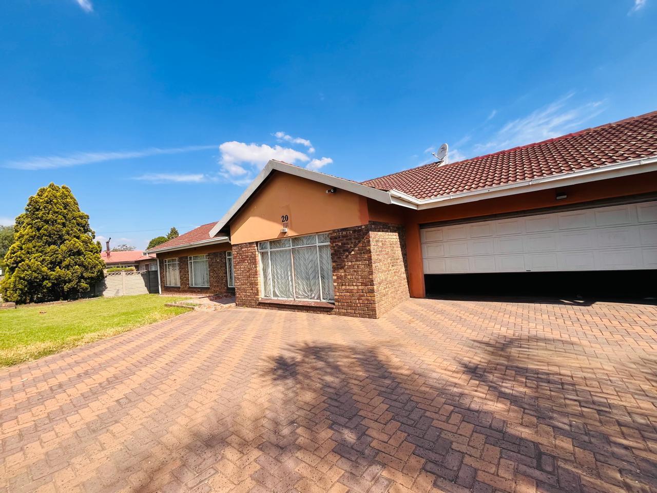 4 Bedroom House in Tasbet Park