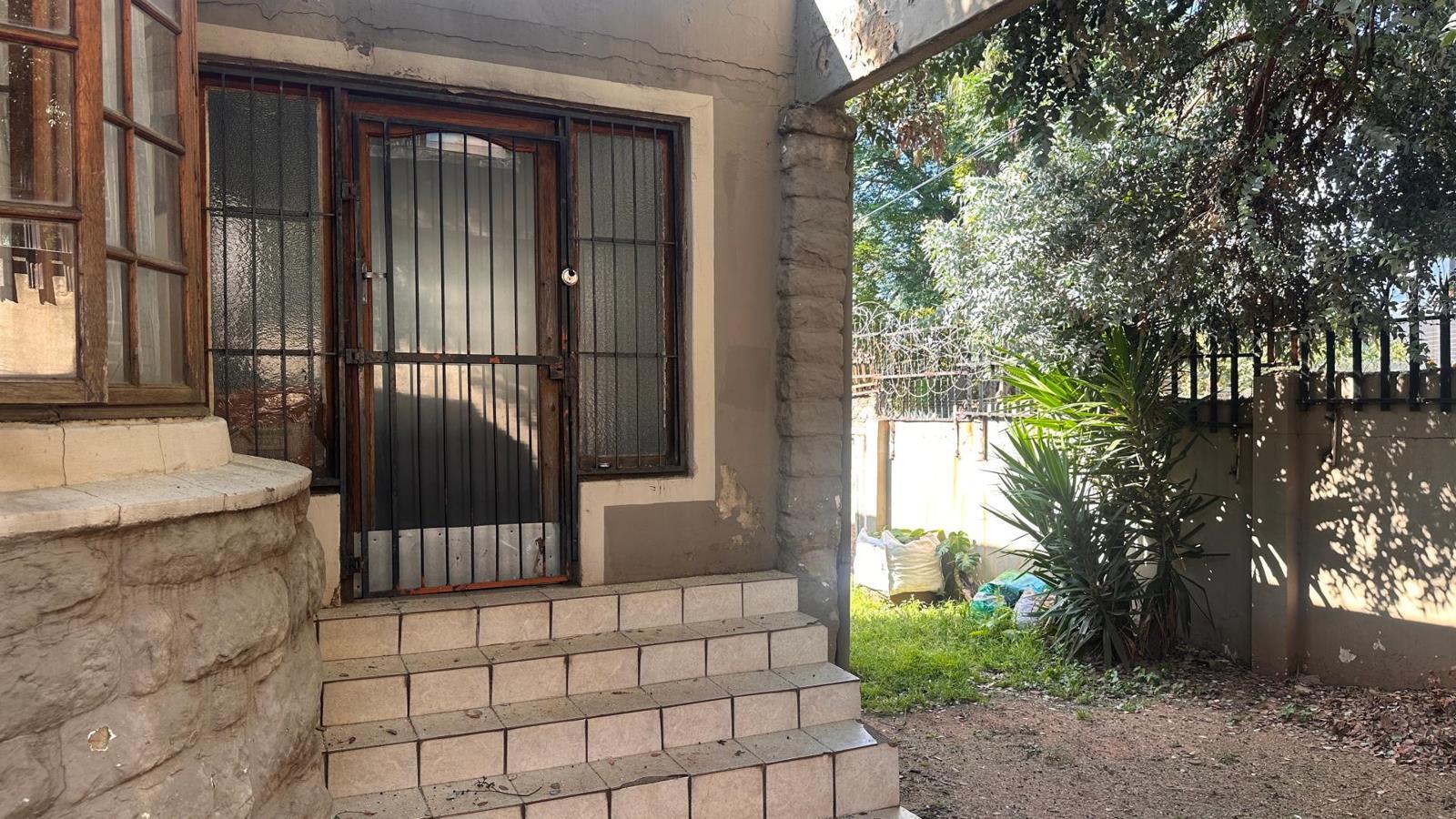 3 Bedroom House in Kensington
