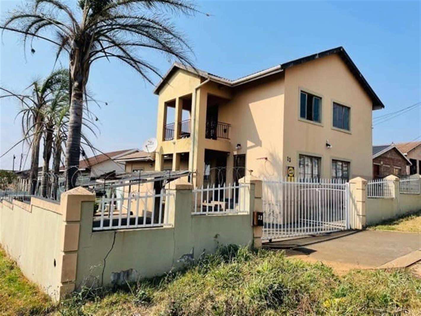 3 Bedroom House in Woodlands