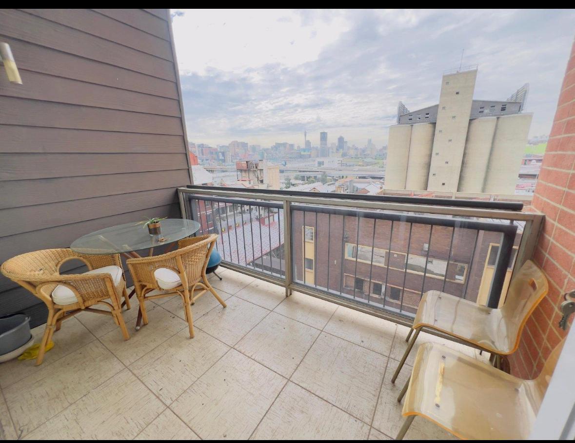 2 Bedroom Apartment in Newtown