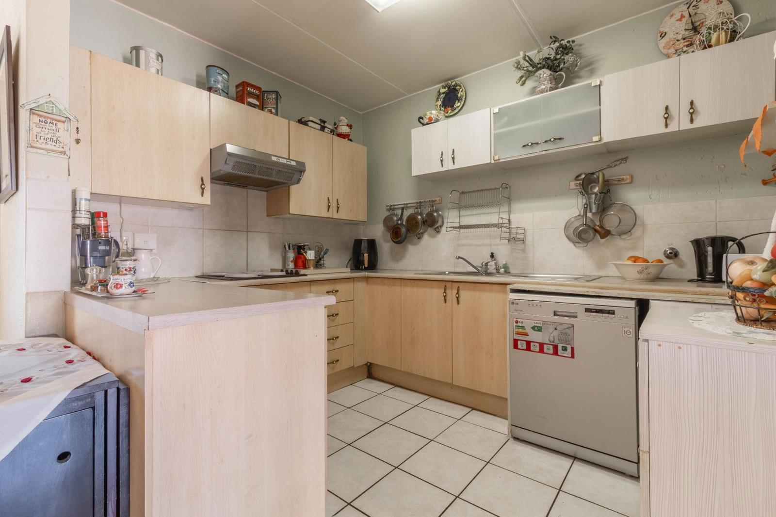 2 Bedroom Townhouse in Comet