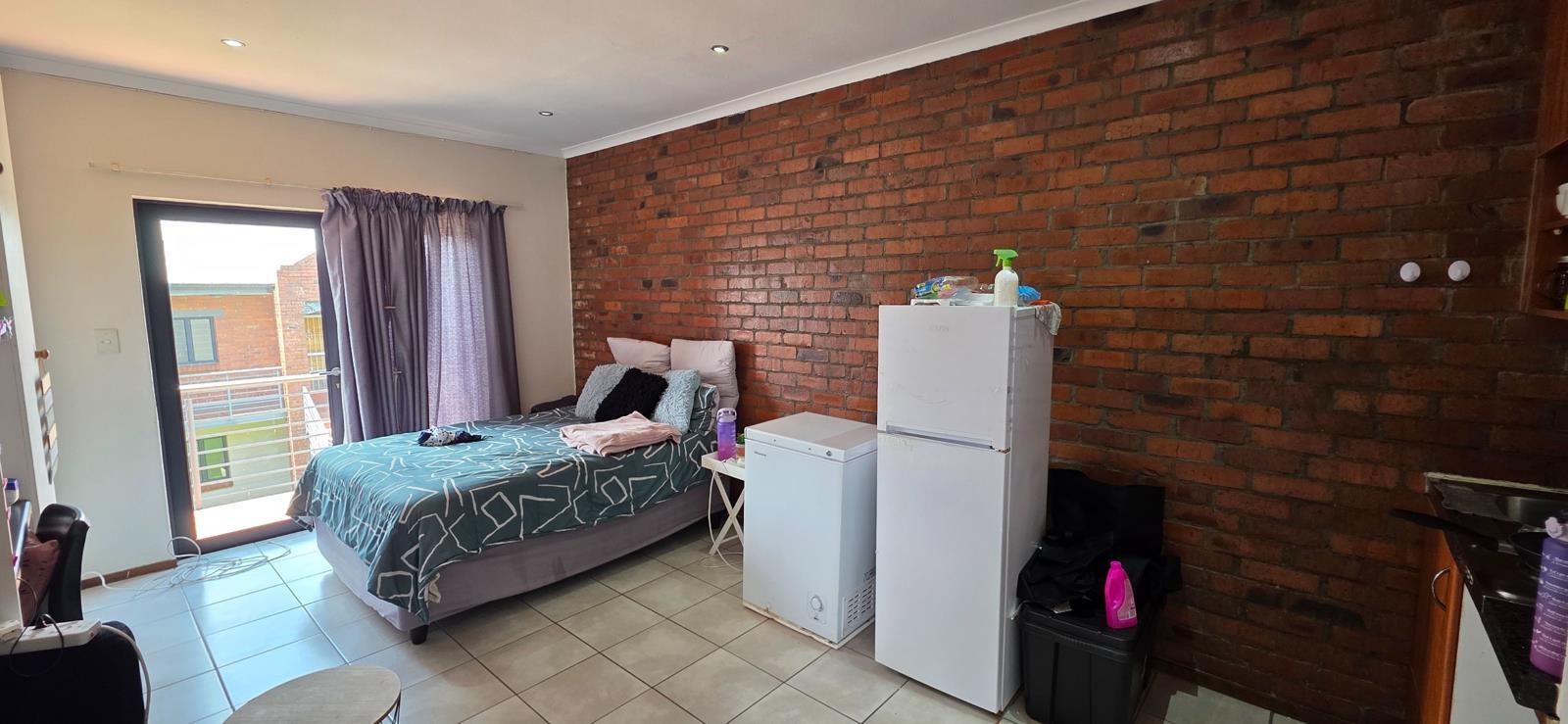 Studio apartment in Auckland Park