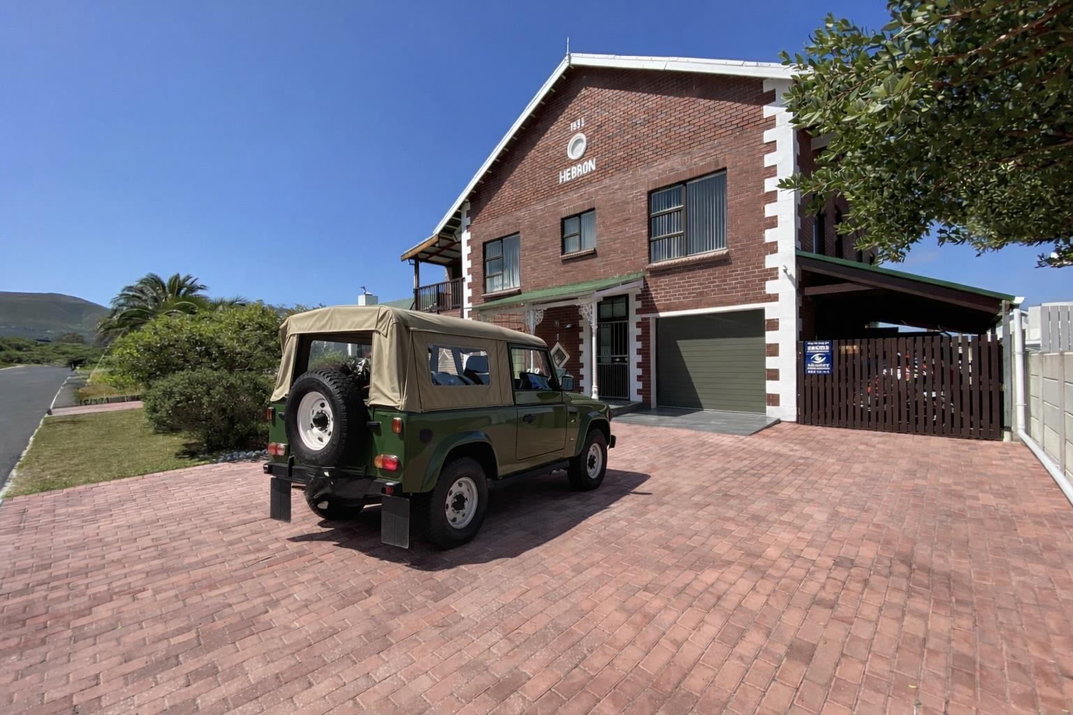 4 Bedroom House in Franskraal
