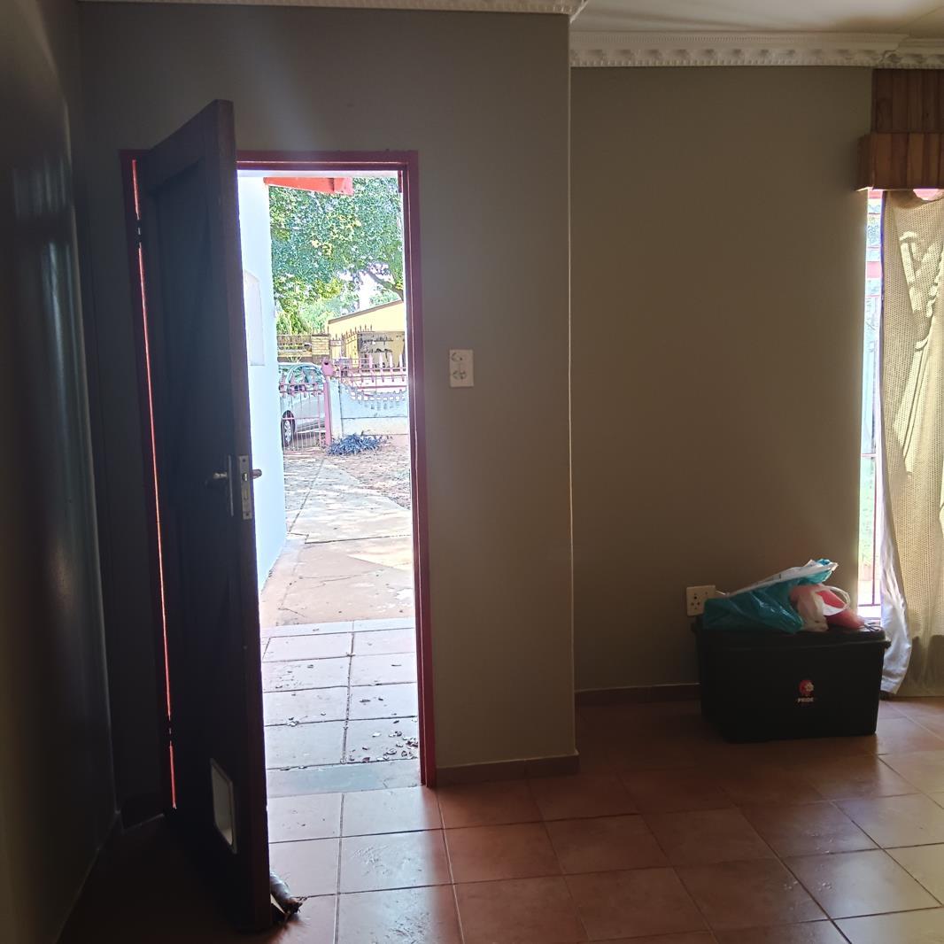 3 Bedroom House in Randlespark