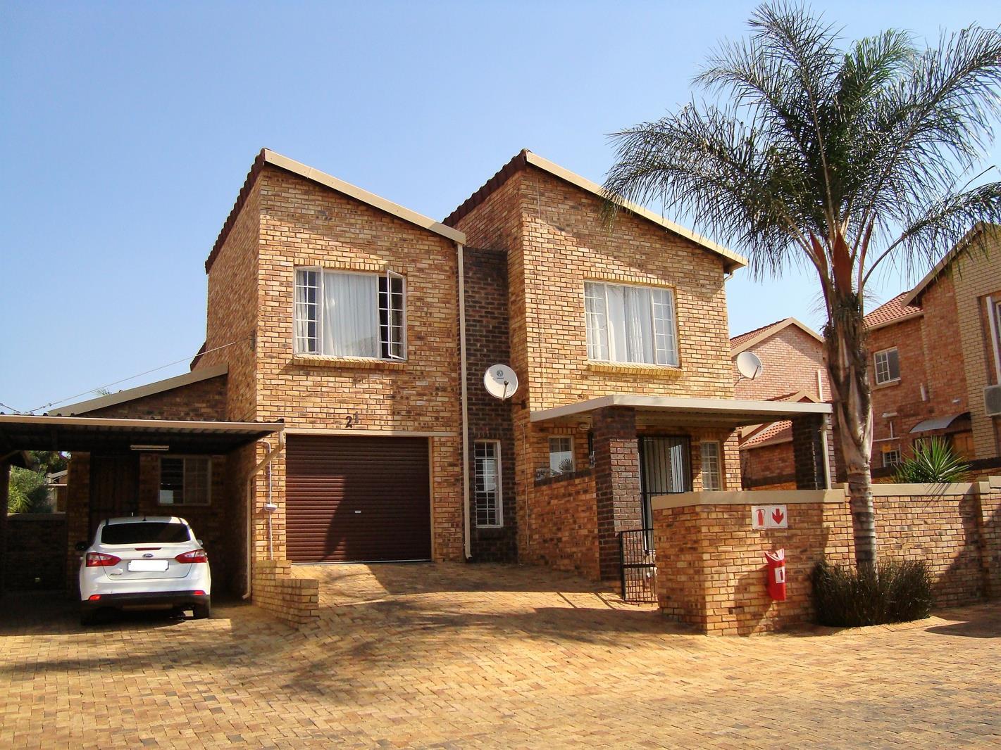 4 Bedroom Townhouse in Willowbrook