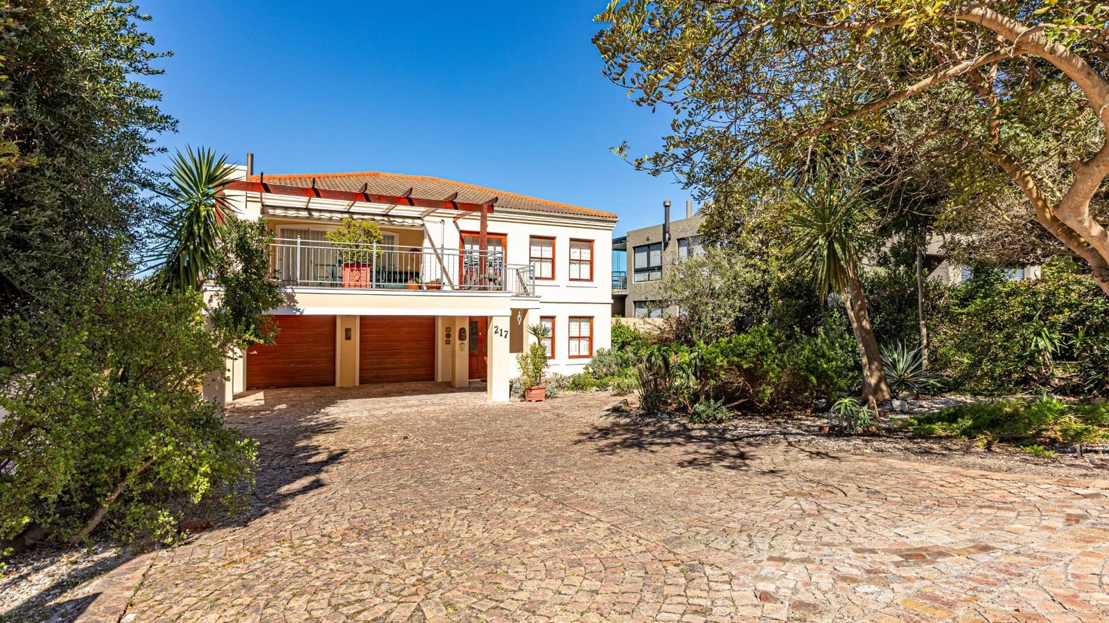 3 Bedroom House in Voelklip