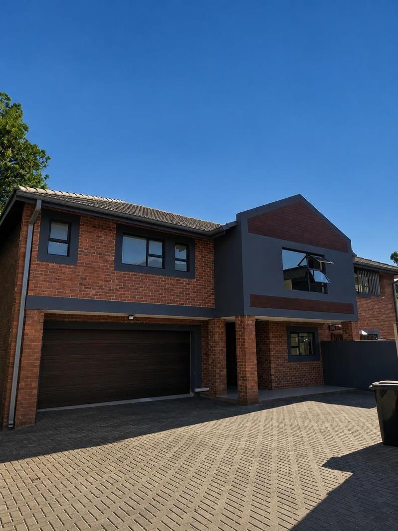 4 Bedroom House in Die Wilgers